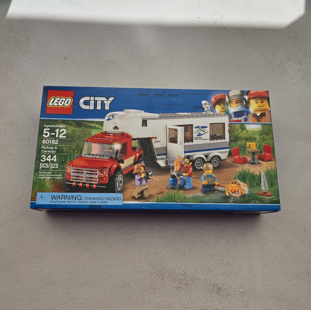 LEGO City Pickup & Caravan Building Kit